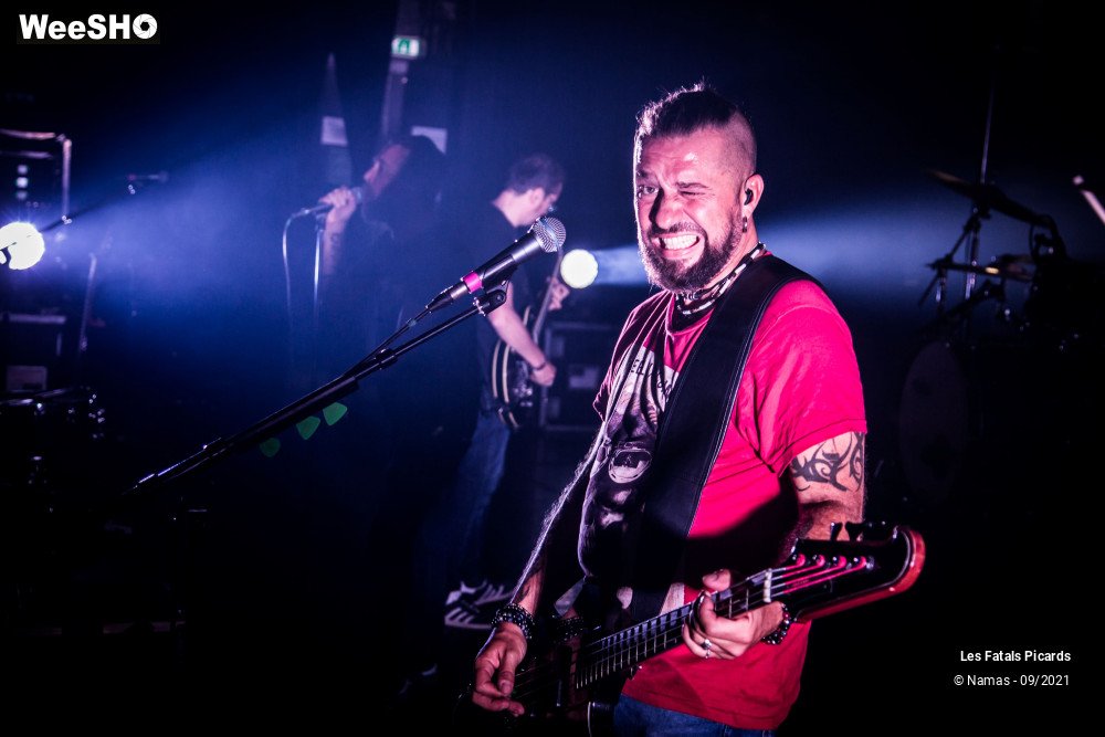 11/66 photos du spectacle Les Fatals Picards - Balances