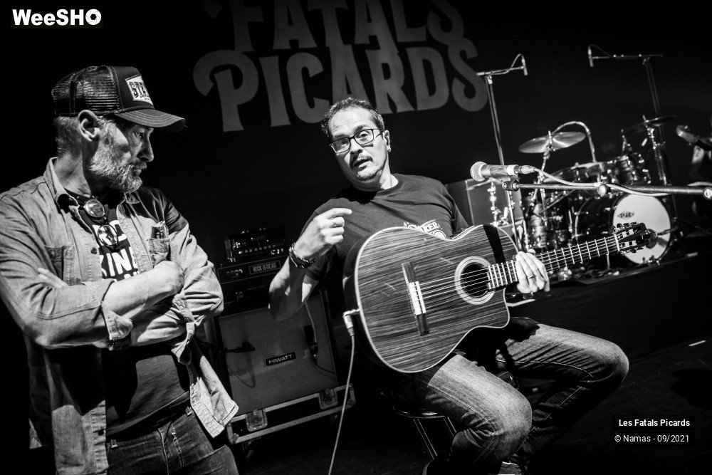23/66 photos du spectacle Les Fatals Picards - Balances