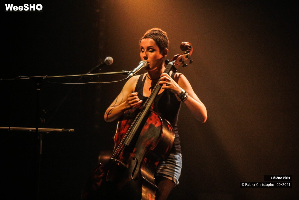 10/37 photos du spectacle Hélène Piris