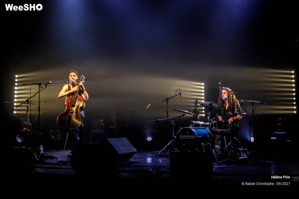 11/37 photos du spectacle Hélène Piris