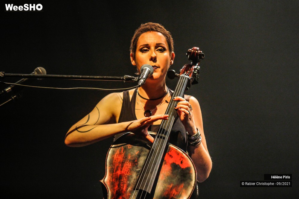 21/37 photos du spectacle Hélène Piris