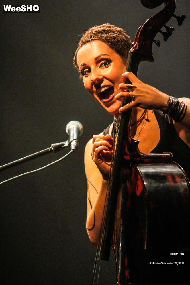 22/37 photos du spectacle Hélène Piris