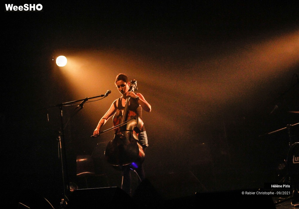 23/37 photos du spectacle Hélène Piris