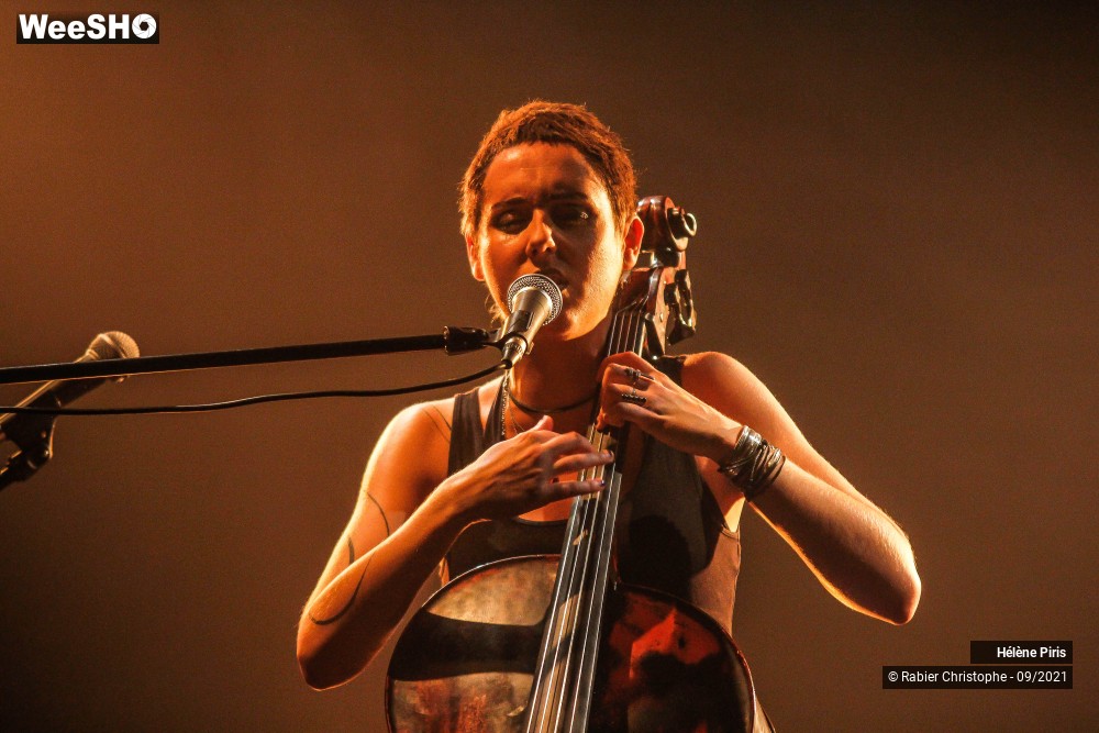 28/37 photos du spectacle Hélène Piris