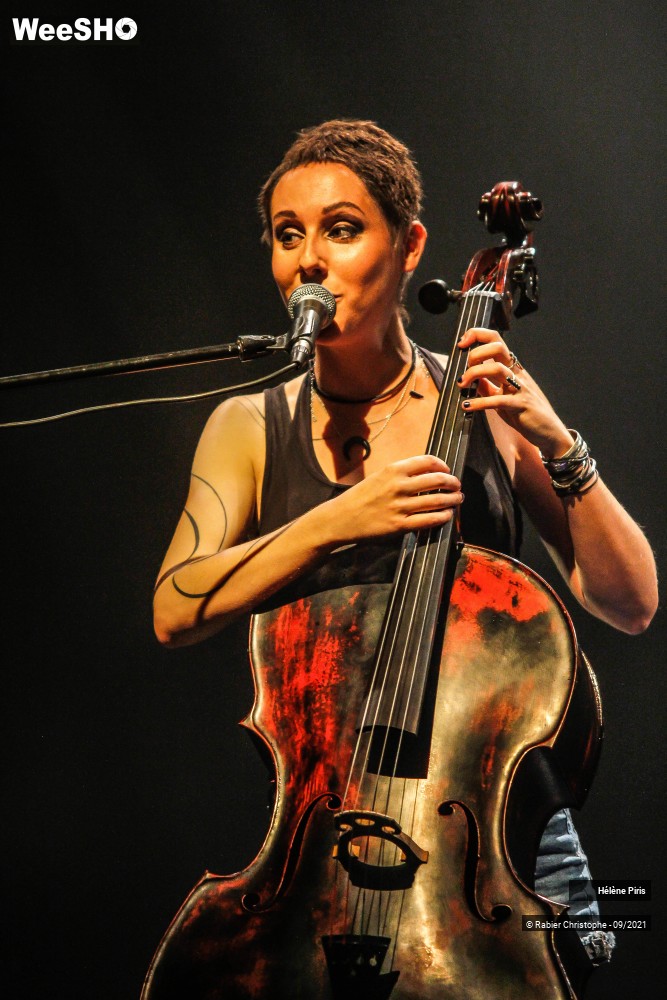 35/37 photos du spectacle Hélène Piris