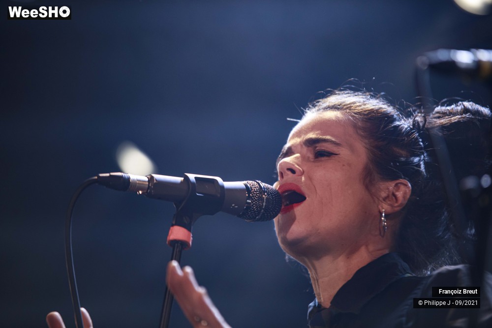 4/10 photos du spectacle Françoiz Breut