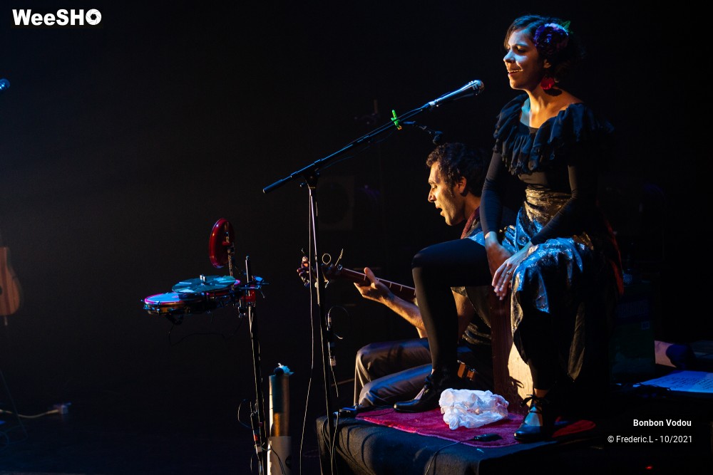 11/33 photos du spectacle Bonbon Vodou