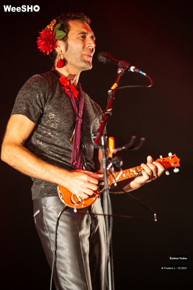 27/33 photos du spectacle Bonbon Vodou