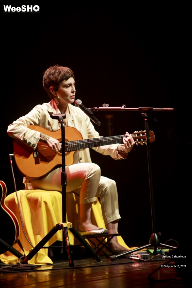 5/7 photos du spectacle Adriana Calcanhotto