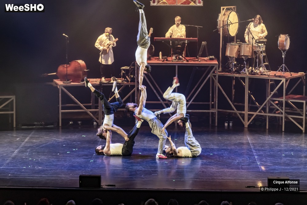 17/31 photos du spectacle Tabarnak