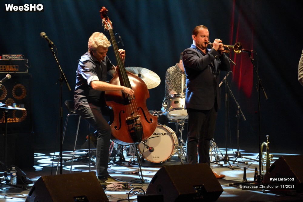 9/53 photos du spectacle Kyle Eastwood