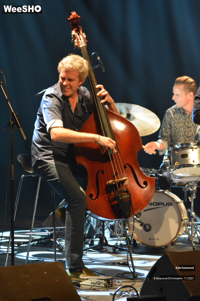 11/53 photos du spectacle Kyle Eastwood