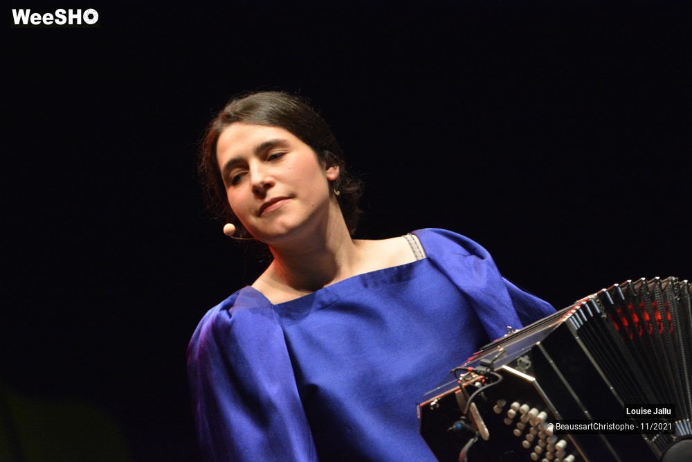 13/31 photos du spectacle Louise Jallu
