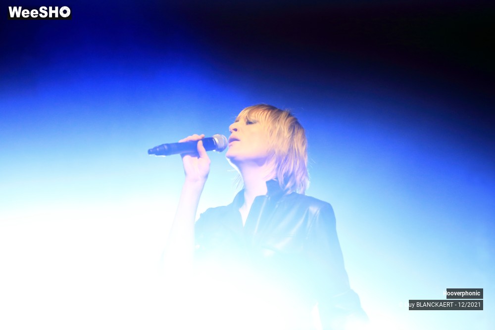 4/23 photos du spectacle Hooverphonic