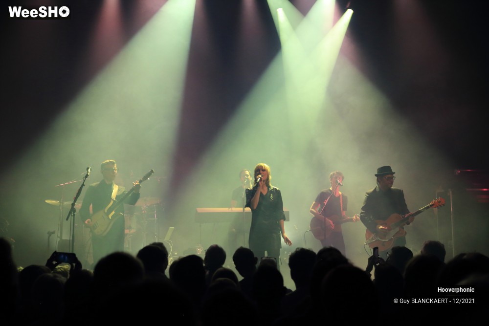 8/23 photos du spectacle Hooverphonic