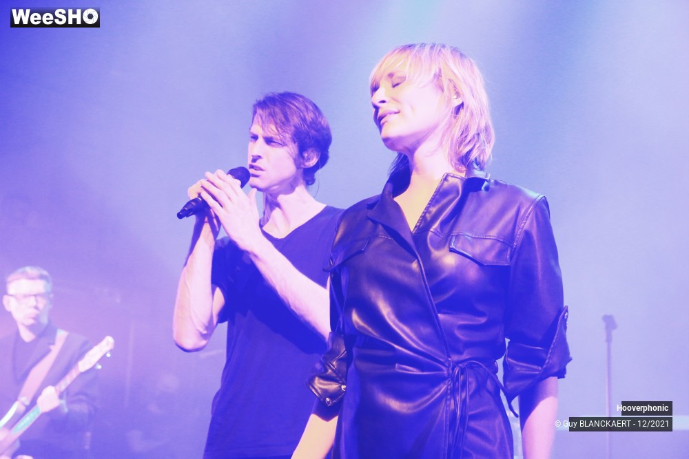 19/23 photos du spectacle Hooverphonic