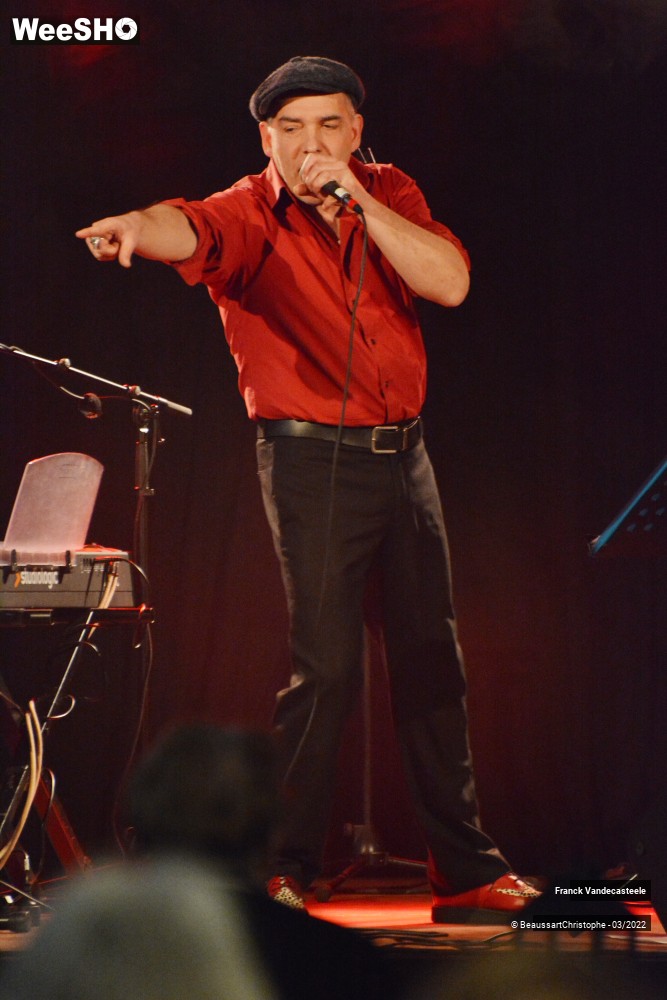 15/35 photos du spectacle Franck chante l'Amour