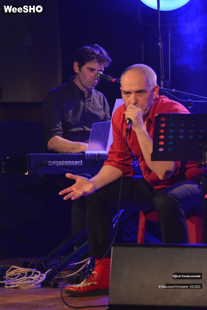 27/35 photos du spectacle Franck chante l'Amour