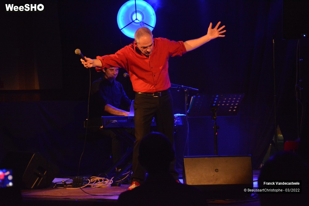34/35 photos du spectacle Franck chante l'Amour