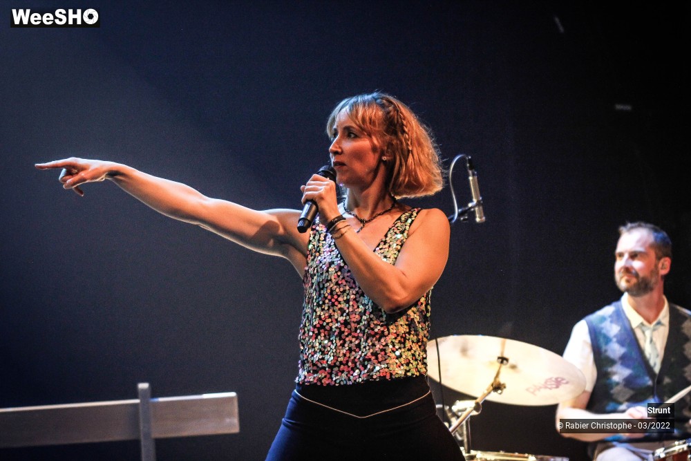 46/47 photos du spectacle Strunt