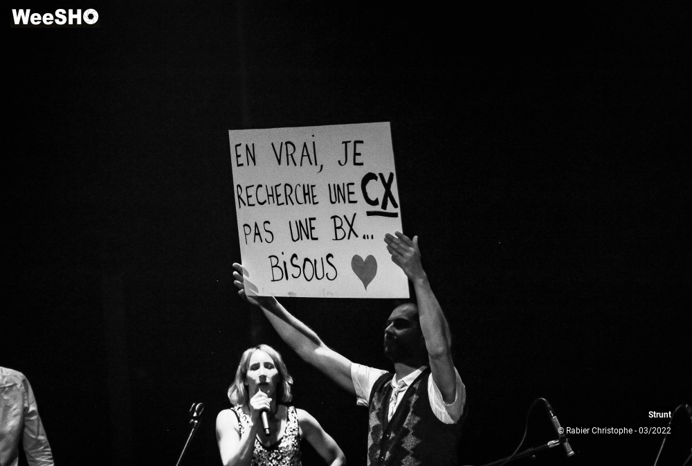 47/47 photos du spectacle Strunt