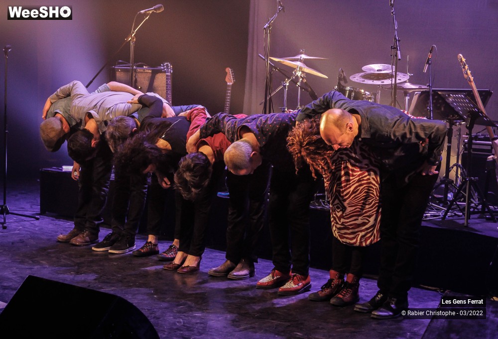 40/40 photos du spectacle Les gens Ferrat