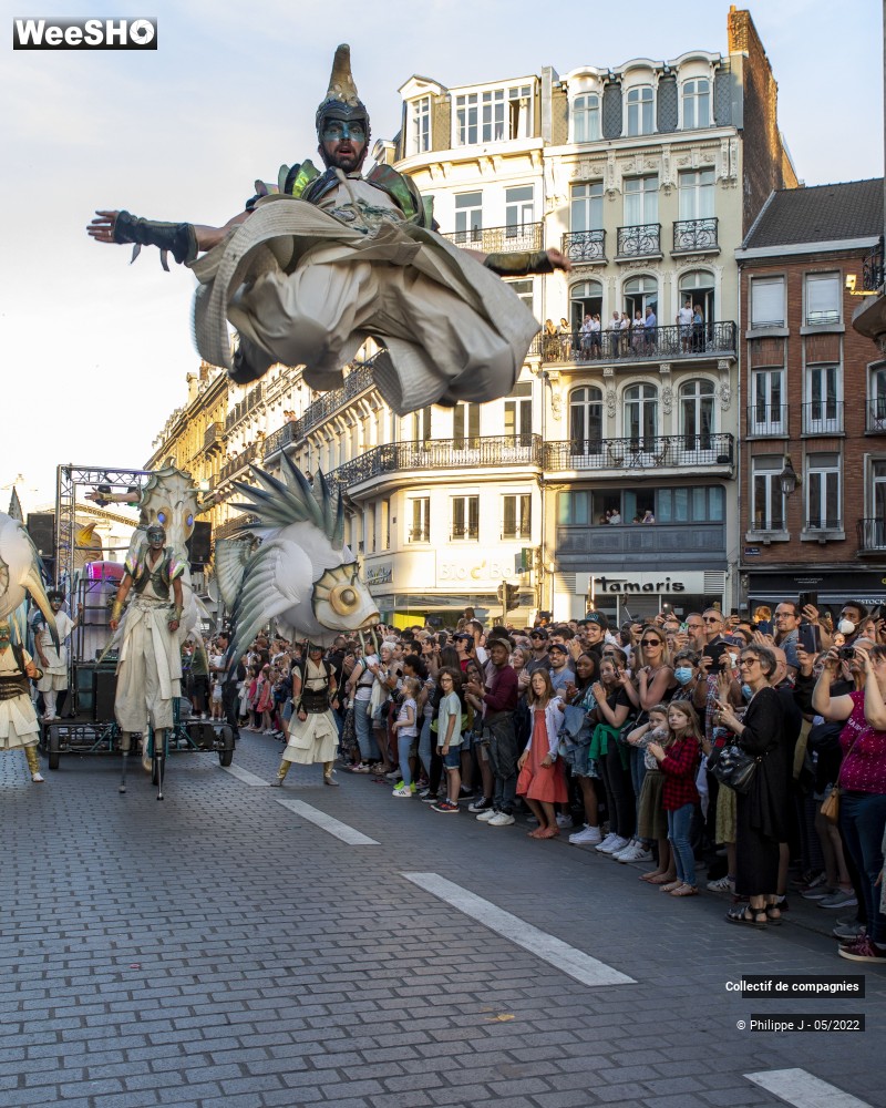 64/93 photos du spectacle Parade Utopia