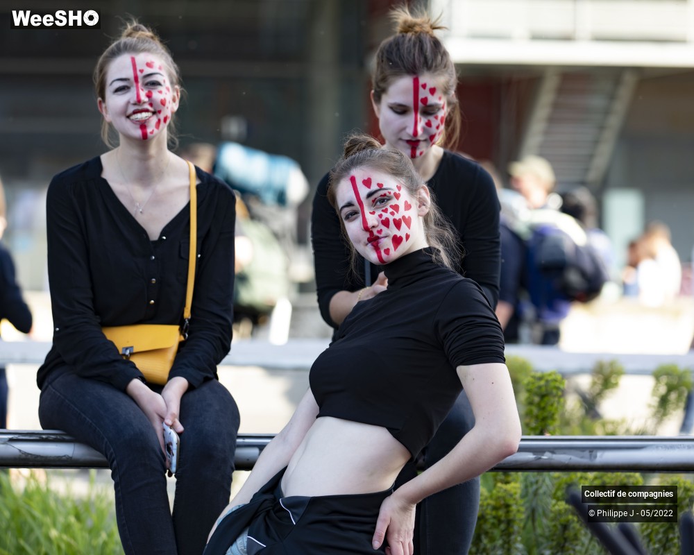 80/93 photos du spectacle Parade Utopia