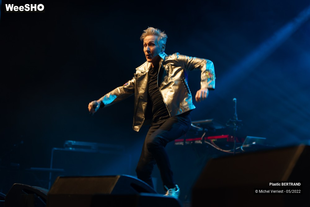 1/66 photos du spectacle Plastic Bertrand