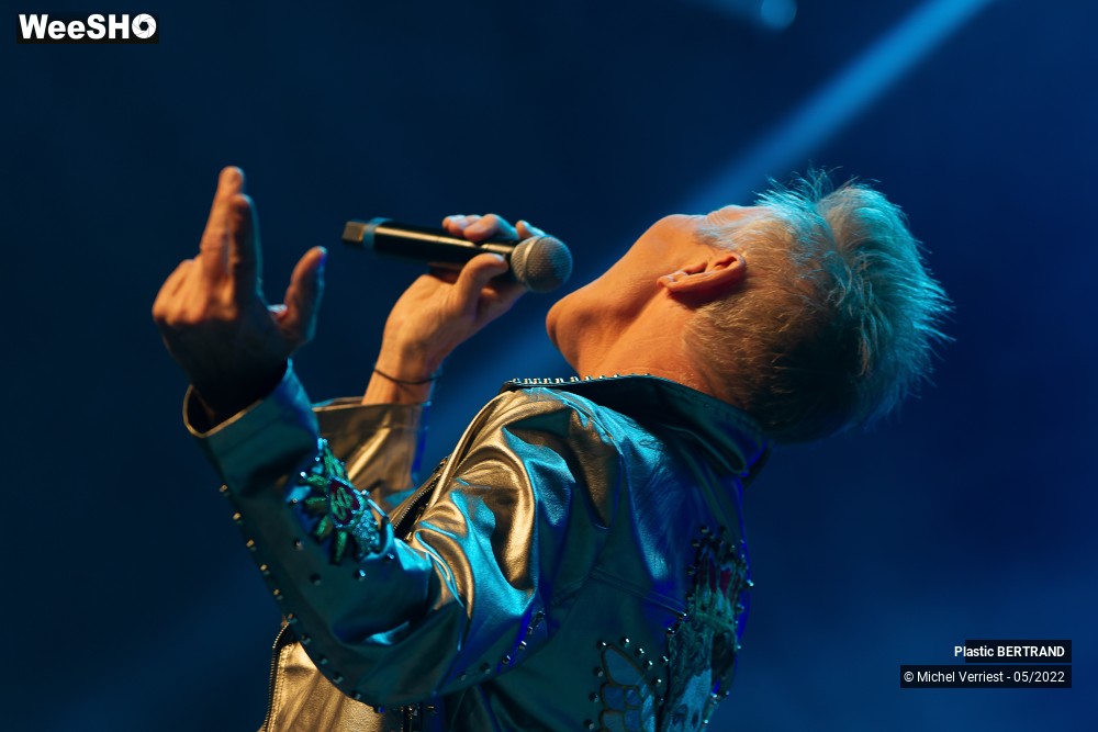 8/66 photos du spectacle Plastic Bertrand