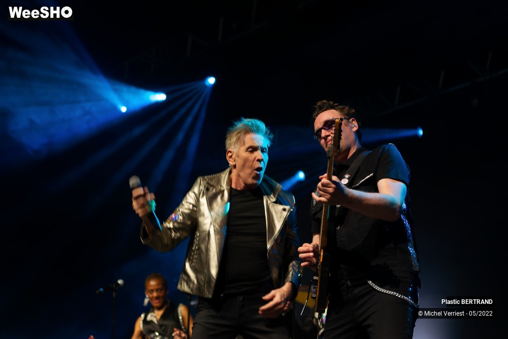 16/66 photos du spectacle Plastic Bertrand