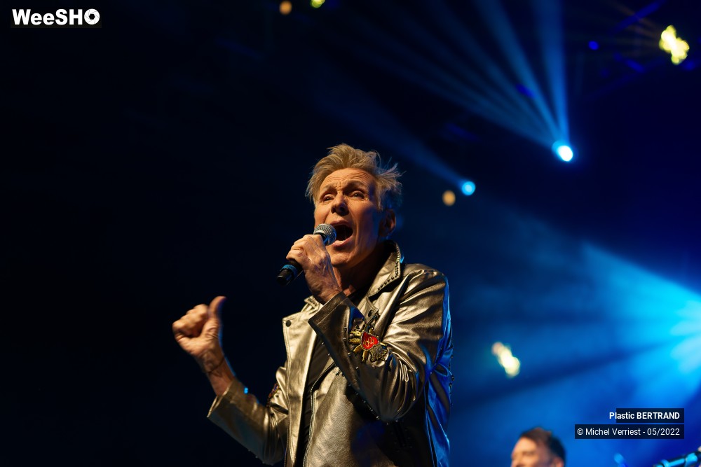 25/66 photos du spectacle Plastic Bertrand