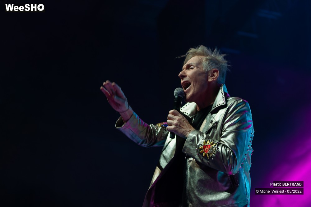 34/66 photos du spectacle Plastic Bertrand