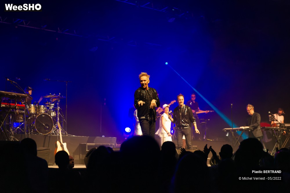 64/66 photos du spectacle Plastic Bertrand