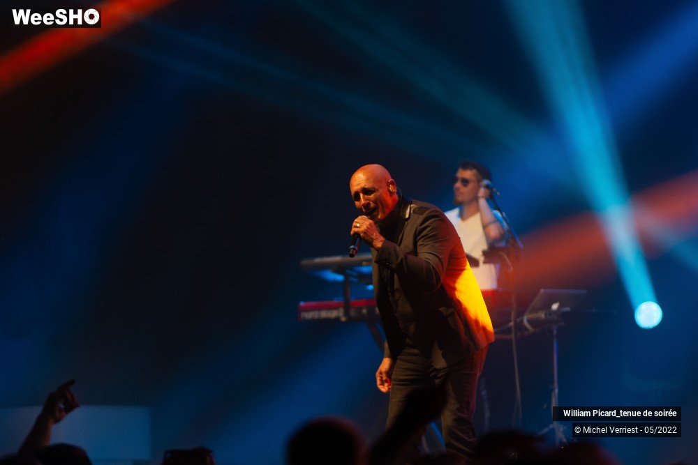 17/24 photos du spectacle William Picard_tenue de soirée