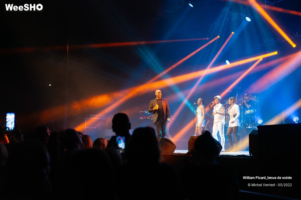 23/24 photos du spectacle William Picard_tenue de soirée