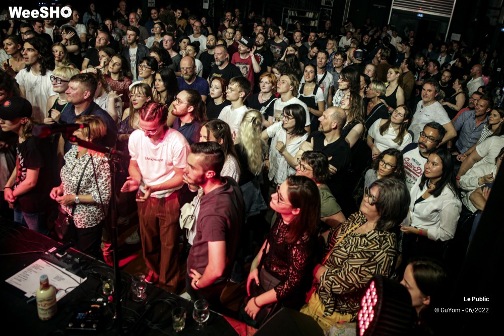 28/45 photos du spectacle Ambiance Red Hot Experience
