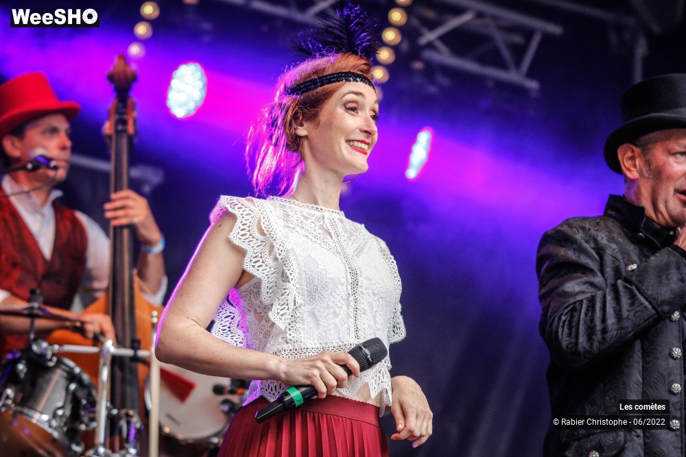 6/76 photos du spectacle Les Comètes