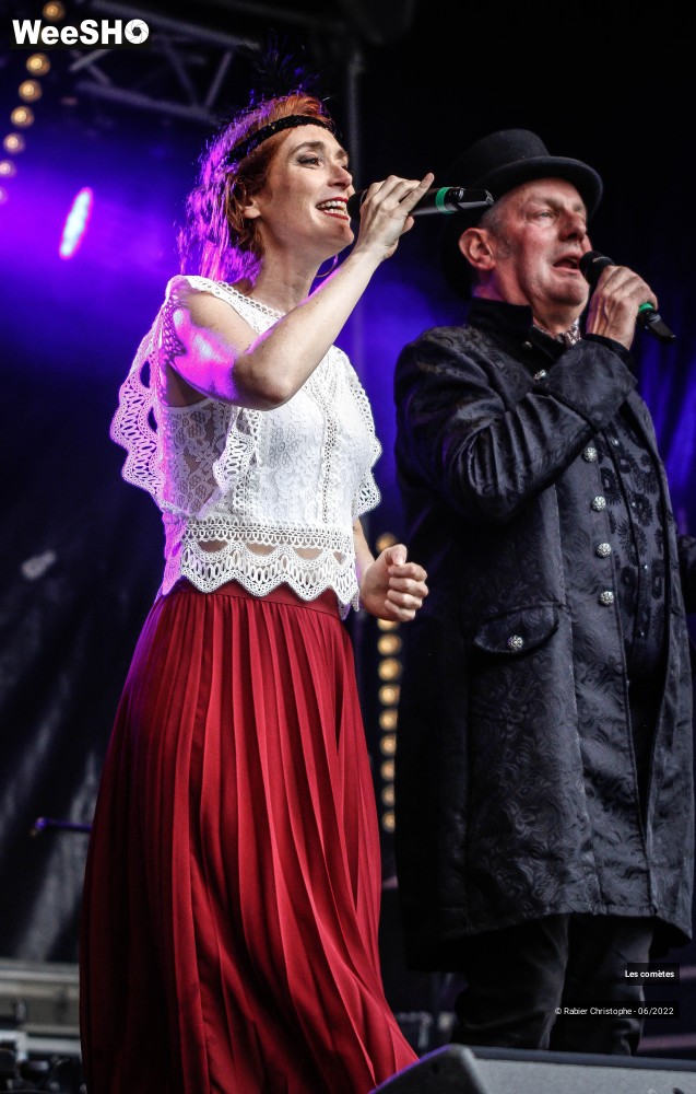 11/76 photos du spectacle Les Comètes