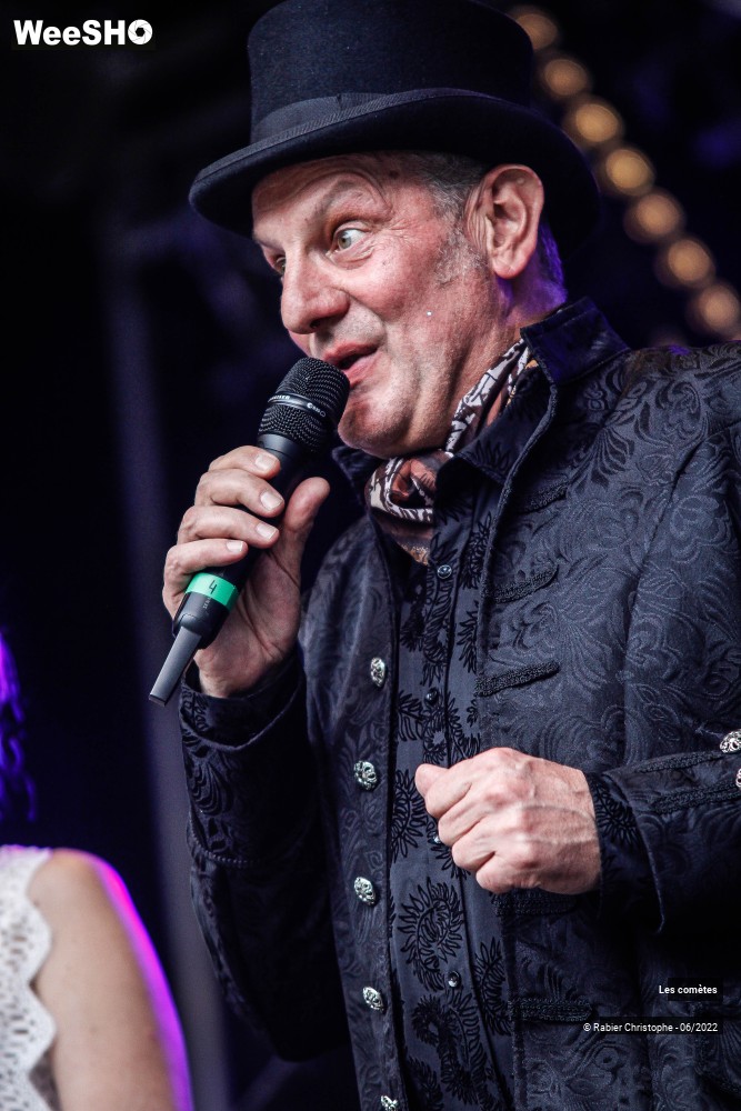 12/76 photos du spectacle Les Comètes