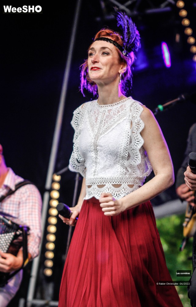 13/76 photos du spectacle Les Comètes