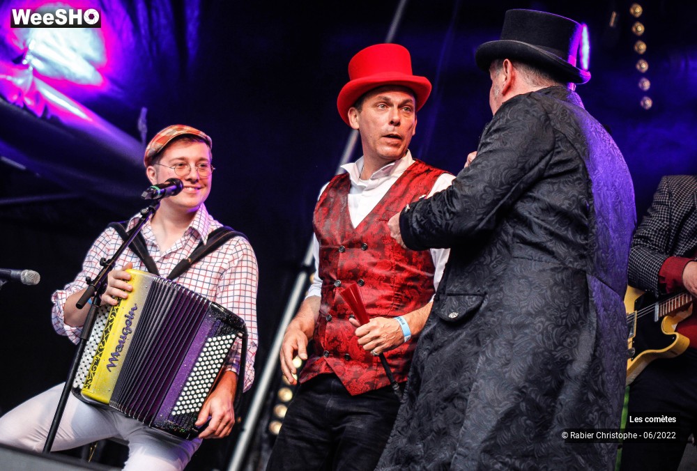 15/76 photos du spectacle Les Comètes