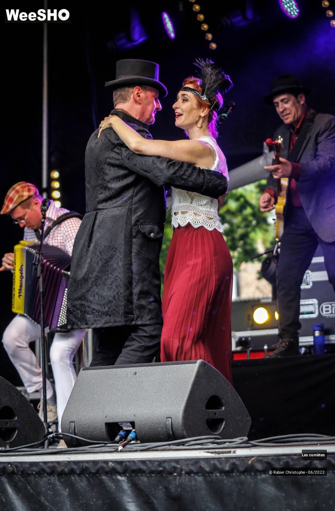 21/76 photos du spectacle Les Comètes
