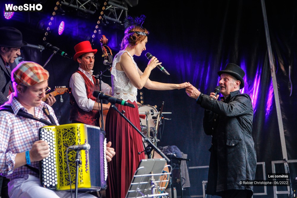 64/76 photos du spectacle Les Comètes