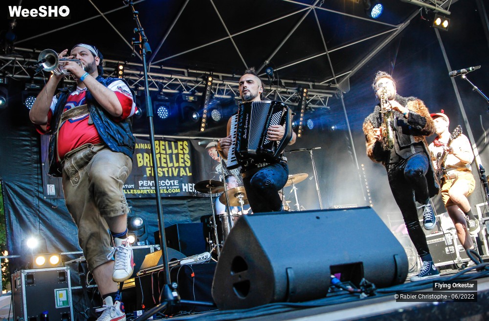 12/57 photos du spectacle flying orkestar