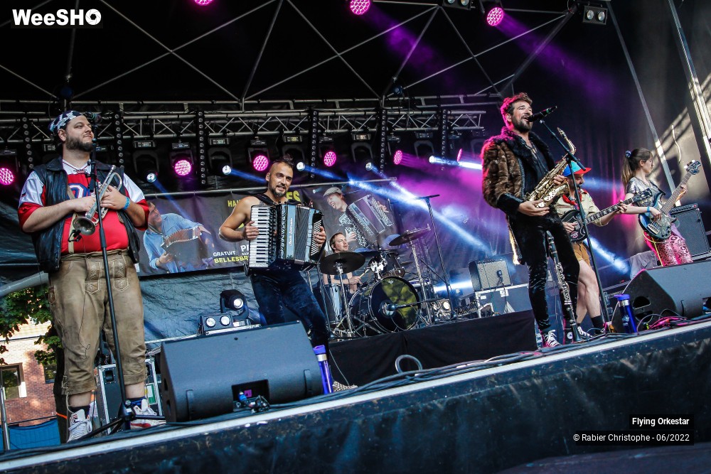 53/57 photos du spectacle flying orkestar