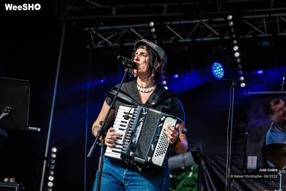 2/37 photos du spectacle Julie Colère