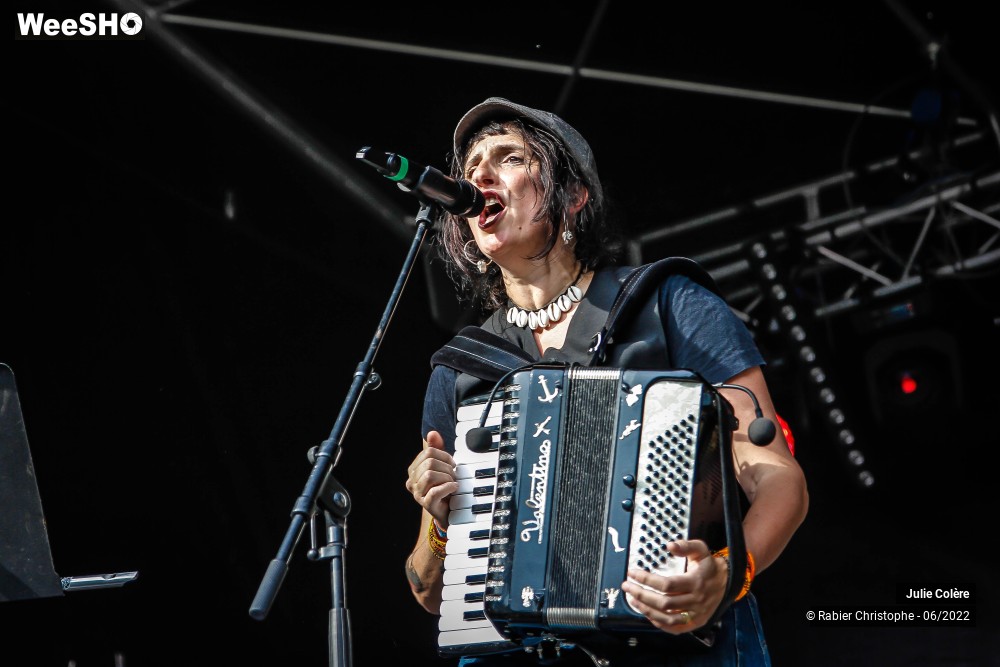 8/37 photos du spectacle Julie Colère