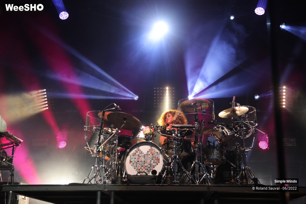 32/45 photos du spectacle Simple Minds