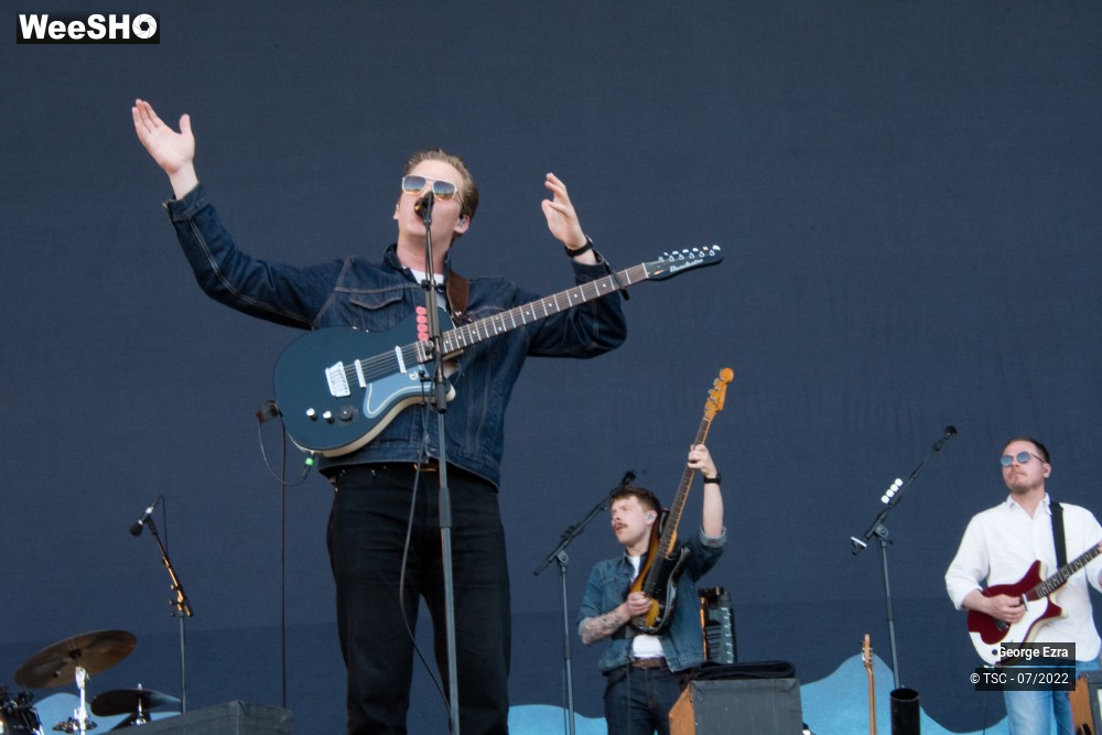 14/16 photos du spectacle George Ezra